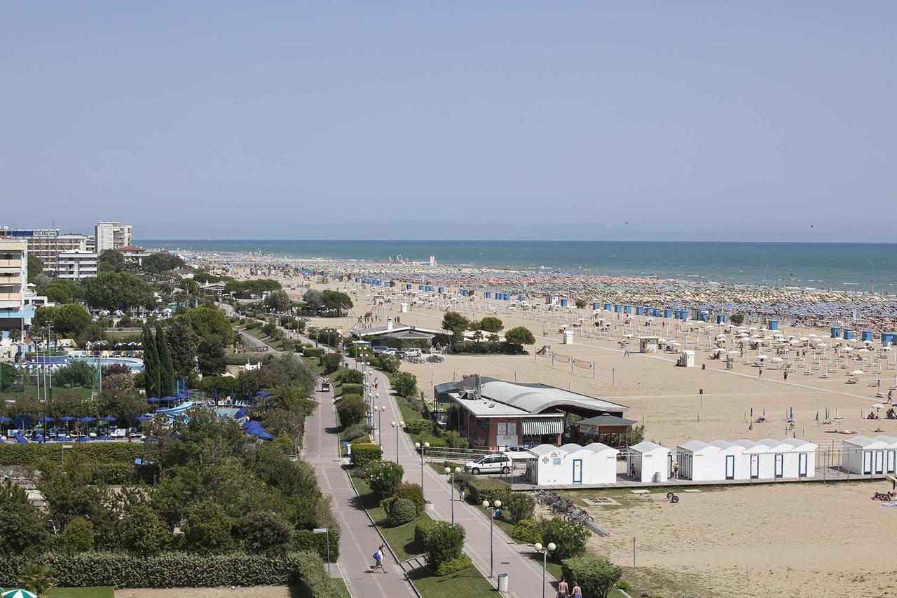 Fiori Villa Bibione Exteriör bild
